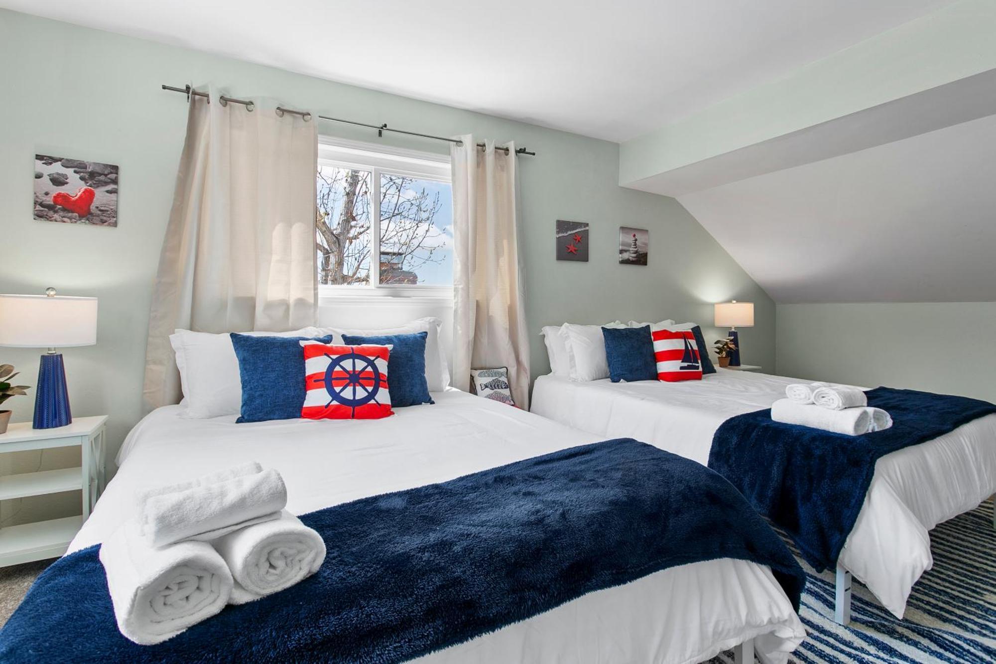 Stunning Coastal Escape With Private Pool, Spa, Arcade, Disney, Beach Мішен-В'єхо Екстер'єр фото