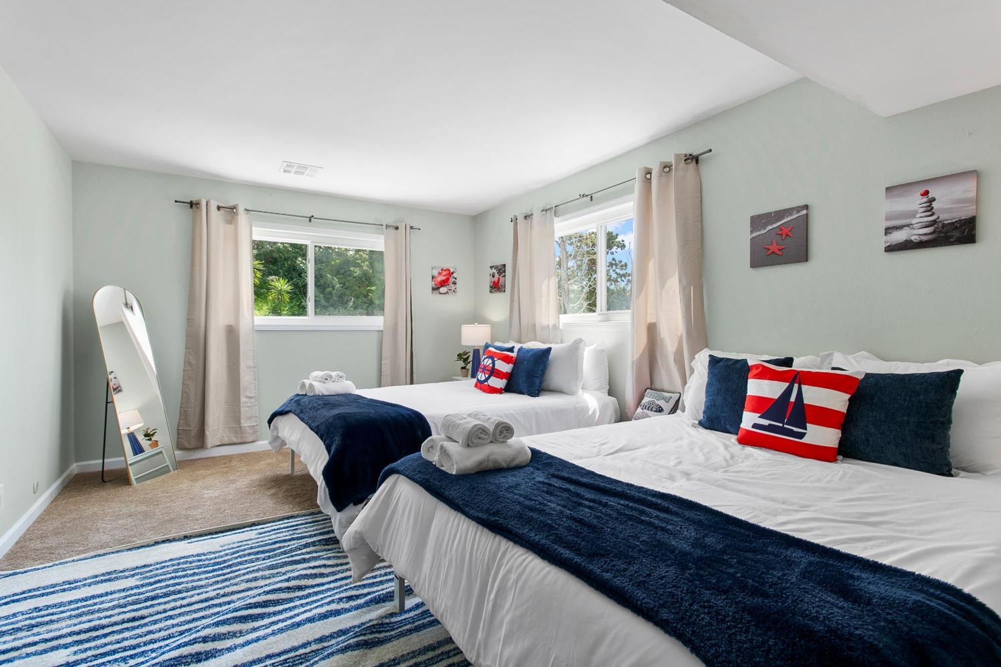 Stunning Coastal Escape With Private Pool, Spa, Arcade, Disney, Beach Мішен-В'єхо Екстер'єр фото